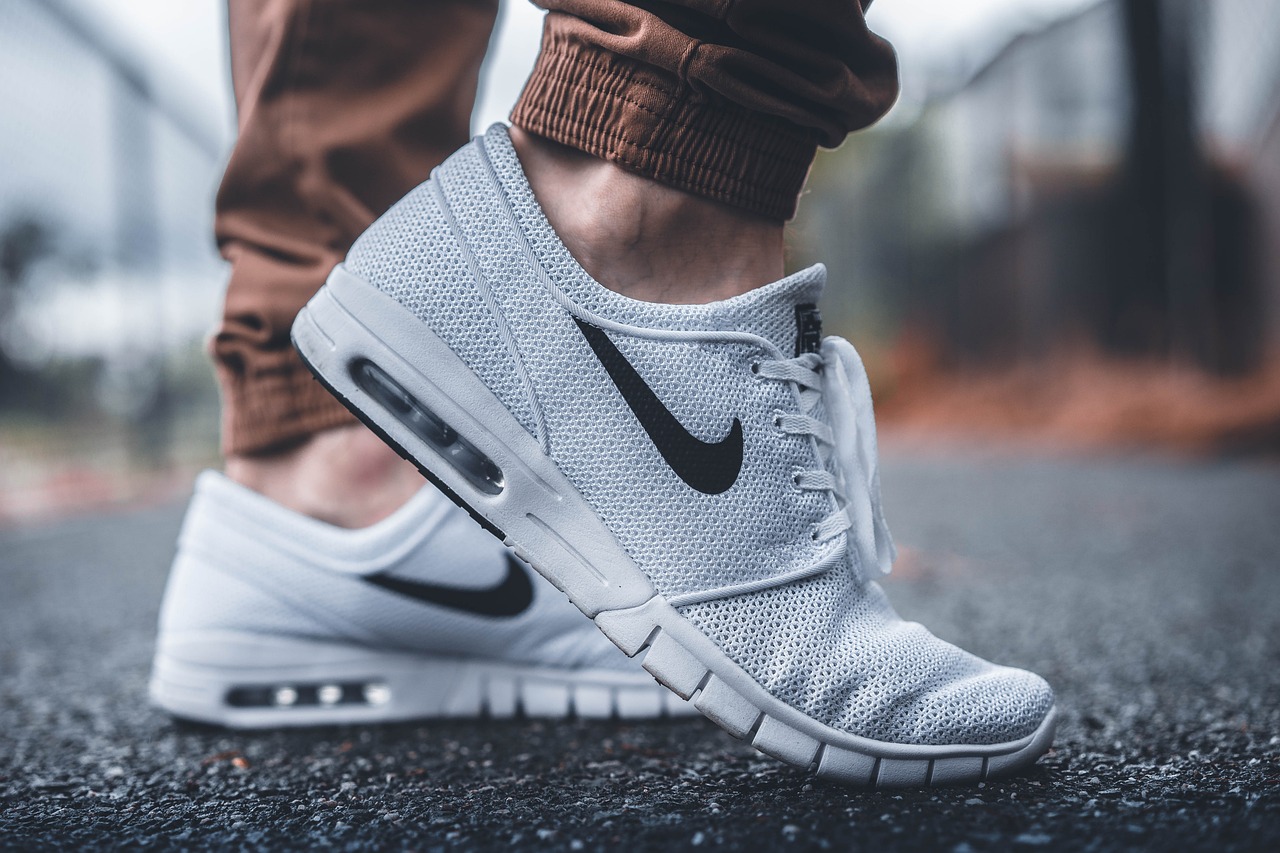 explore the latest innovations and stylish designs from nike, the leading athletic brand. find performance gear, sneakers, and fashion-forward apparel that empower your athletic journey.